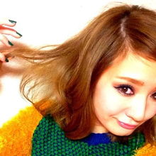 水原希子演繹的冬日暖意 SLY羽毛紗拼接毛衣，日系潮流的針織藝術